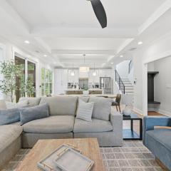 New Modern Luxurious Woodland Retreat home