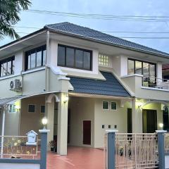 Spacious and peaceful 3 bedrooms detached house inside Bangkok