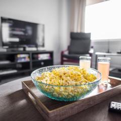 Downtown - Rooftop patio - Free shuttle to ski Mountain