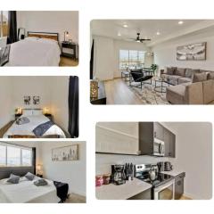 3 Min to DT - 2 Car Garage - Lux Townhome - King Bed