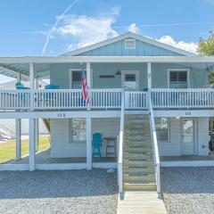 Relaxing upper unit of duplex house - 5 minute walk to beach