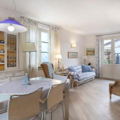 Red Villa In Forte Dei Marmi