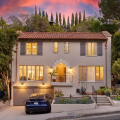 Cozy Hollywood Hideaway w Patio EV Charger Easy City Access Casa Camrose by AvantStay