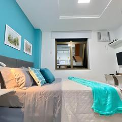 Moderno com piscina e perto da praia