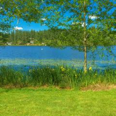 Lakefront Bungalow! 35 Miles To Mt Rainier!