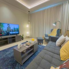 Spacious apartment next to the financial towers B10