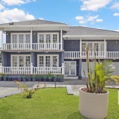 Luxury Waterfront Getaway