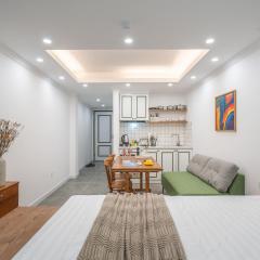 The Sapphire Bamboo Hanoi-Stylish Loft with Rooftop Pool-Near Street Food