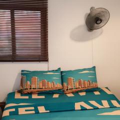 Villa TLV - A New Private Suite & Outside Kitchen walk to Playa Chiquita