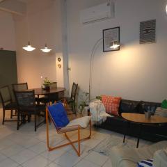 Dramatic Exit Bangkok - Cozy loft style near Suvarnabhumi Airport