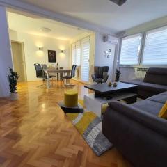 Apartment Pallaton - One Bedroom Apartment with Balcony