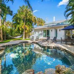 Sandy Pants - Designer Beach Chic Home Steps to Beach Backyard Oasis w Heated Pool