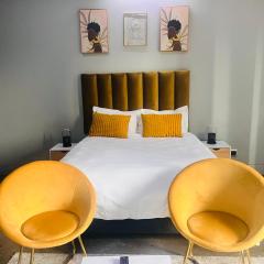 Chic Urban Studio with Great Views in Maboneng