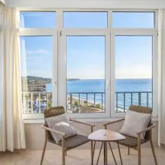 Penthouse studio with sea views