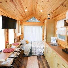 New Custom Tiny Home Retreat with Bunnies, Chickens and Goat