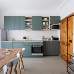 Cosy 3BR Duplex Penthouse with Terrace & Views by Isola360