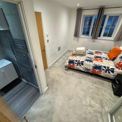 WBC R3 - Modern Ensuite room Wednesbury