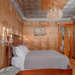 Dancing Moon Luxury Loft and Event Space - Sleeps 12