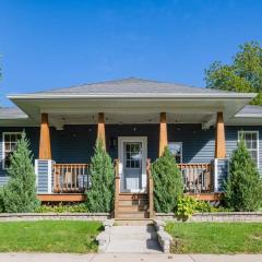 Downtown 2BR Home - Lawrence University College Ave