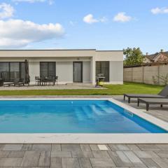 Klimatizovaný Apartmánový dom s bazénom, 10B