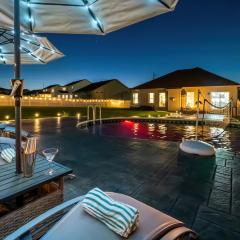 Spacious Country Farmhouse Retreat, Sleeps 16, Pool, Movie Room