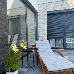 White house Paradise