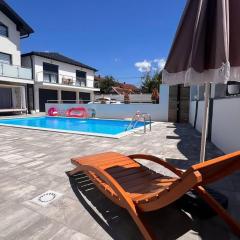 White house Paradise