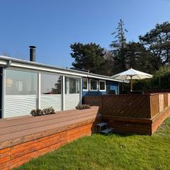 Holiday Home With Fantastic Sea View!