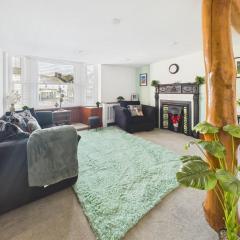 Spacious light and airy apartment with Cinema room