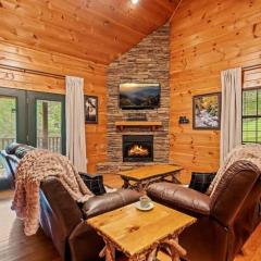 NEW Large Yard - Theatre - BBQ - Firepit - HotTub