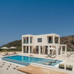 Euphoria Hill Villa, By TK Premium Stays