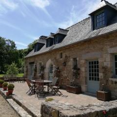 charmante longère sur domaine de Kerguéréon