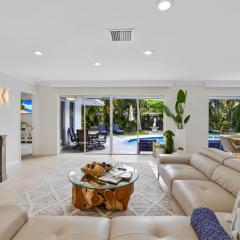 Tropical Villa Retreat with Private Pool & Peaceful Backyard - Stylish Escape in a Tranquil Residential Area