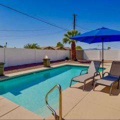 3 Mi to London Bridge Sleek Home with Outdoor Haven