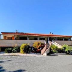 Hôtel Restaurant Mas Le Châtelet