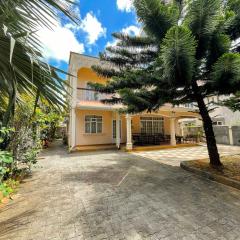 Private 2-bed Apartment Near Mont Choisy Beach