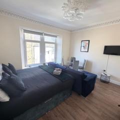 Apartment 4- 216 high street