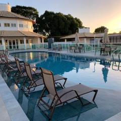 C160 Apartamento de 2 suítes com piscina na praia Cachoeira