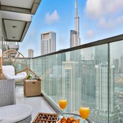Burj Khalifa &Sea Views, Luxury 2BR, 5-Star Amenities