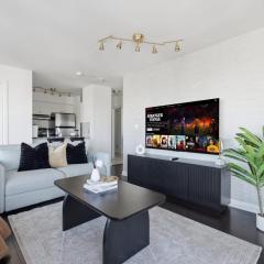 Stylish 2BR Downtown Escape Prime Victoria Spot