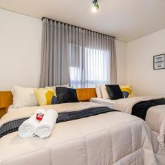 Studio com 2 Camas de Casal e Garagem - EIX0705