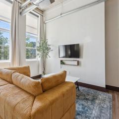 Hip Hideaway Central & Stylish No 206