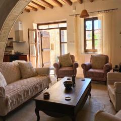 Levanda House - Traditional House