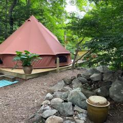Romantic Botanical Bell Tent for a Fantastic Glamping Experience in Southbury, Connecticut