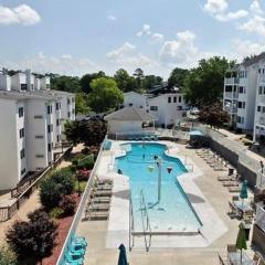 3 Bedroom Osage Beach Condo w/ Pool & Main Channel Views