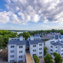 3 Bedroom Osage Beach Condo w/ Pool & Main Channel Views