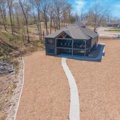 Accessible Lakeside Luxury at the 45mm w/ Private Dock, Sunset Views & More