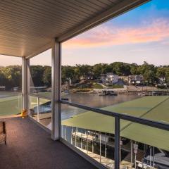 Central Location, Pool Access & Breathtaking Views