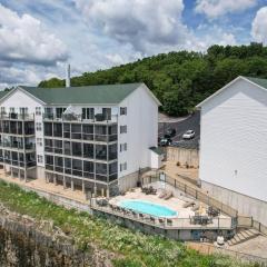 Boat Slip, 3 Pools, Golf, Ozarks Ampitheater, & Amazing Lake Views at the 13mm Big Niangua