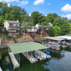 Captivating Views, Amazing Design and Lake Living